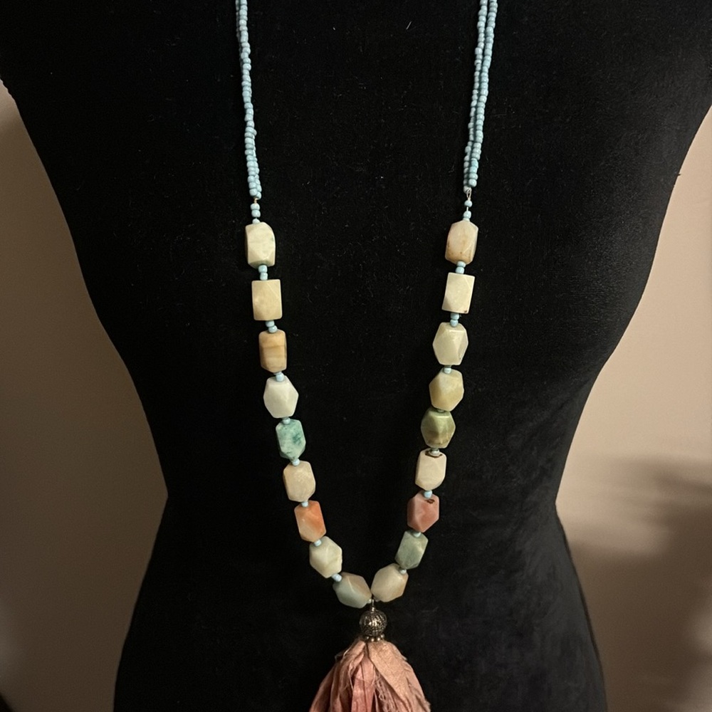 Pastel boho necklace - Picture 3 of 3